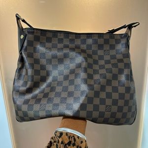 Louie Vuitton Shoulder Bag